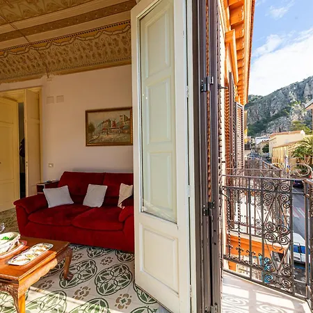 Апартаменти Residenza Piazza Чефалу