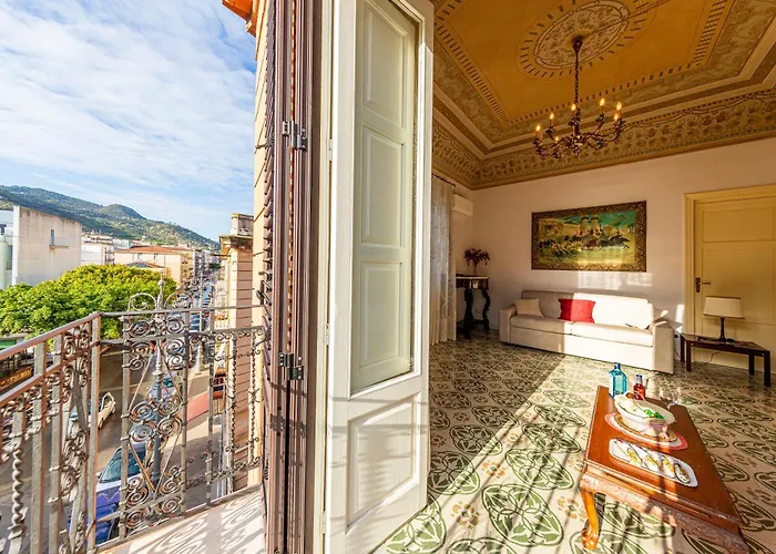 Апартаменты Residenza Piazza Чефалу